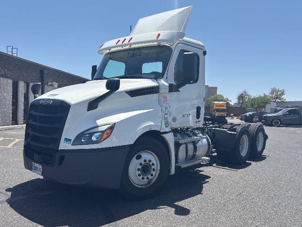 Day Cab Tractor-Heavy Duty Tractors-Freightliner-2020-T12664ST-Phoenix-AZ-582,588\n\t\tmiles-$ 37,500 - Image 3