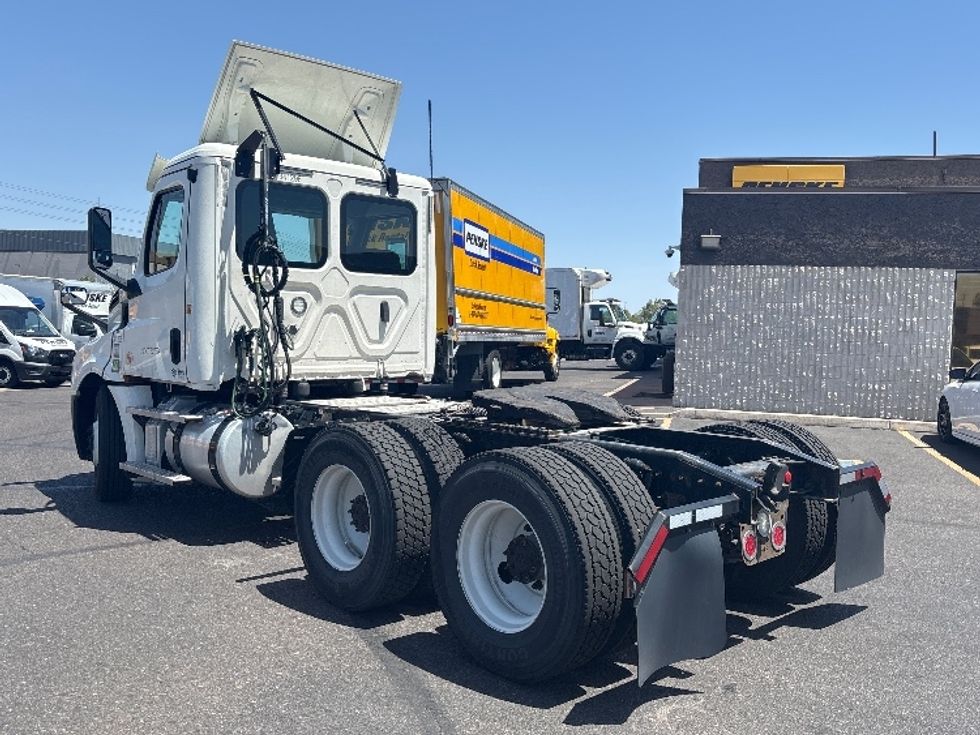 Day Cab Tractor-Heavy Duty Tractors-Freightliner-2020-T12664ST-Phoenix-AZ-582,588\n\t\tmiles-$ 37,500 - Image 5