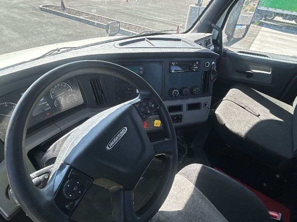 Day Cab Tractor-Heavy Duty Tractors-Freightliner-2020-T12664ST-Phoenix-AZ-593,480\n\t\tmiles-$ 35,250 - Image 10