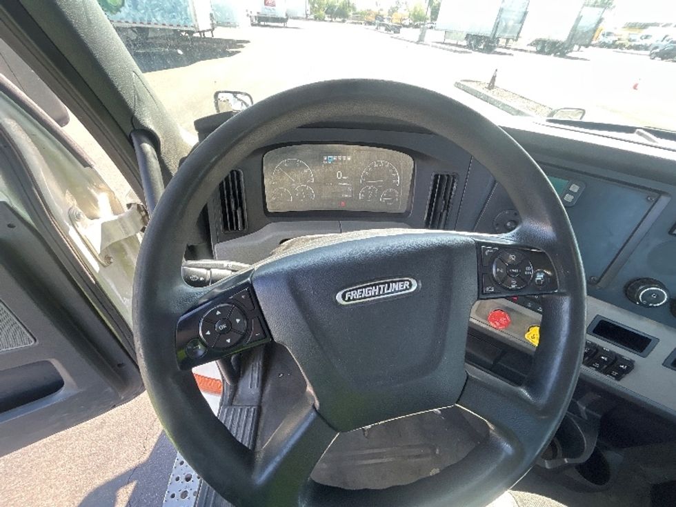 Day Cab Tractor-Heavy Duty Tractors-Freightliner-2020-T12664ST-Phoenix-AZ-593,480\n\t\tmiles-$ 35,250 - Image 11
