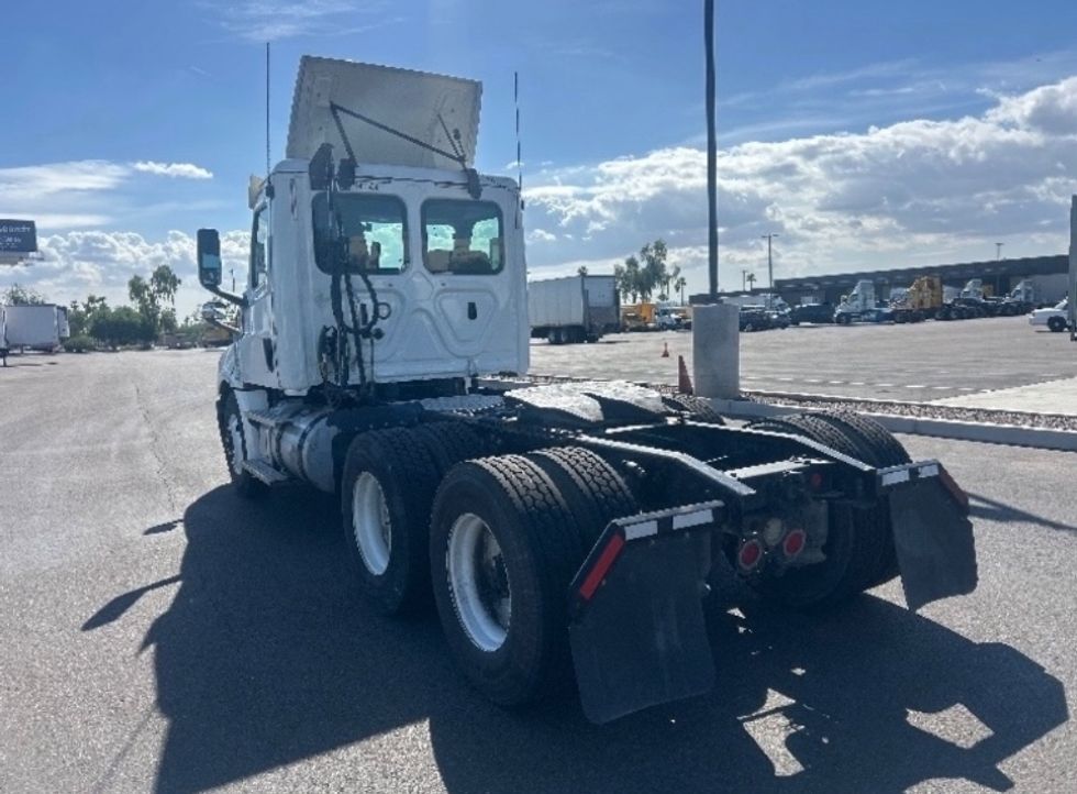Day Cab Tractor-Heavy Duty Tractors-Freightliner-2020-T12664ST-Phoenix-AZ-593,480\n\t\tmiles-$ 35,250 - Image 5