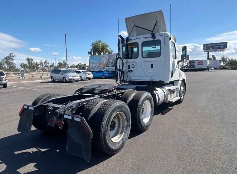 Day Cab Tractor-Heavy Duty Tractors-Freightliner-2020-T12664ST-Phoenix-AZ-593,480\n\t\tmiles-$ 35,250 - Image 7