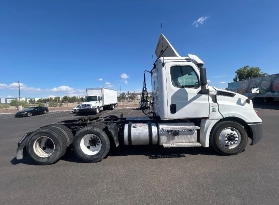 Day Cab Tractor-Heavy Duty Tractors-Freightliner-2020-T12664ST-Phoenix-AZ-593,480\n\t\tmiles-$ 35,250 - Image 8