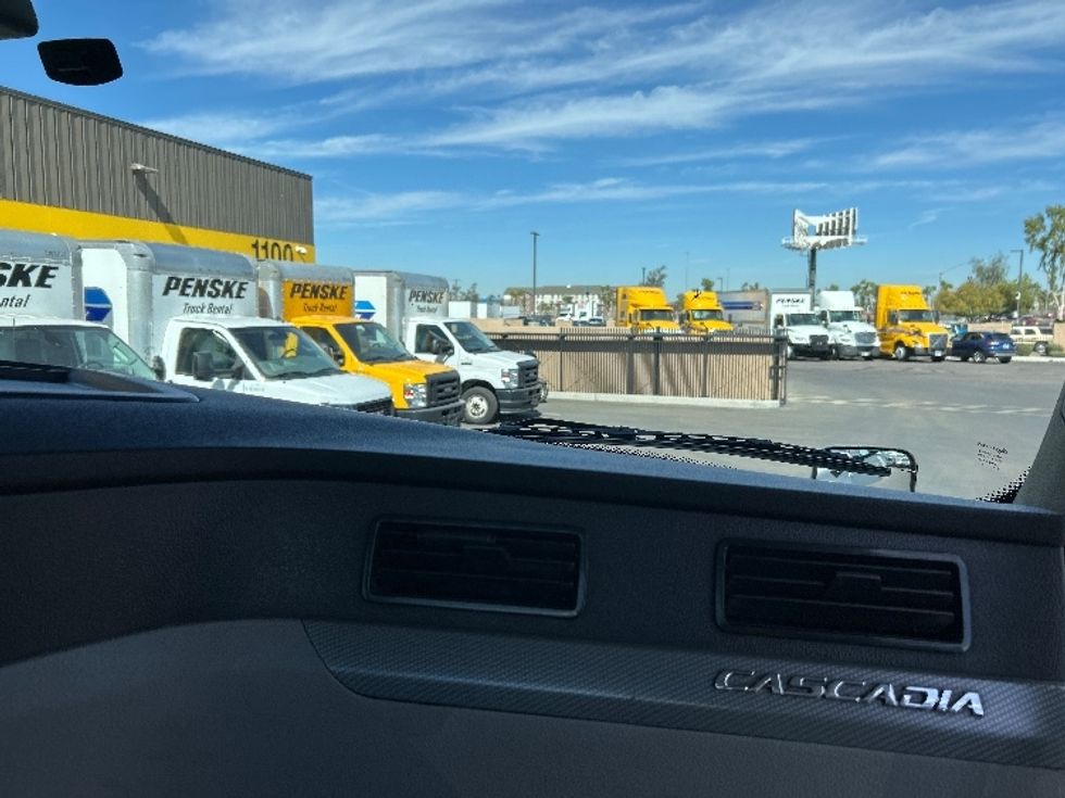 Day Cab Tractor-Heavy Duty Tractors-Freightliner-2020-T12664ST-Phoenix-AZ-614,800\n\t\tmiles-$ 40,750 - Image 13