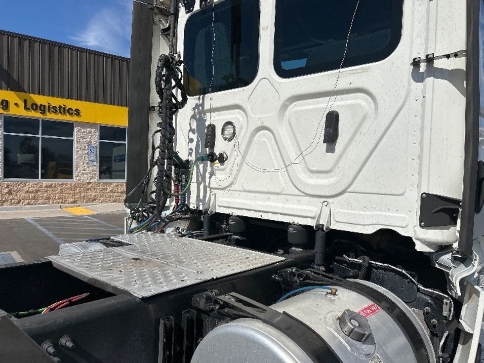 Day Cab Tractor-Heavy Duty Tractors-Freightliner-2020-T12664ST-Phoenix-AZ-614,800\n\t\tmiles-$ 40,750 - Image 18