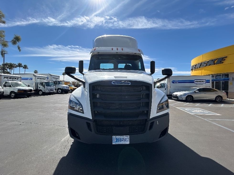 Day Cab Tractor-Heavy Duty Tractors-Freightliner-2020-T12664ST-Phoenix-AZ-614,800\n\t\tmiles-$ 40,750 - Image 2