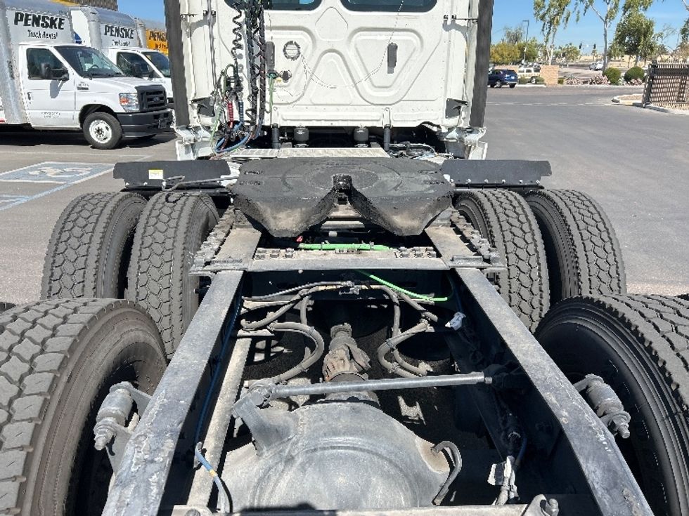 Day Cab Tractor-Heavy Duty Tractors-Freightliner-2020-T12664ST-Phoenix-AZ-614,800\n\t\tmiles-$ 40,750 - Image 6