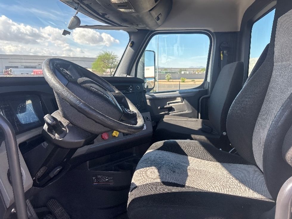 Day Cab Tractor-Heavy Duty Tractors-Freightliner-2020-T12664ST-Phoenix-AZ-617,384\n\t\tmiles-$ 33,750 - Image 10