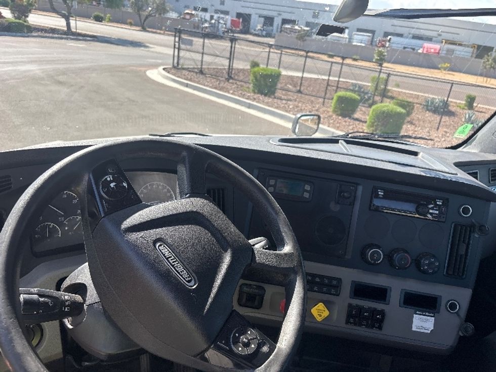 Day Cab Tractor-Heavy Duty Tractors-Freightliner-2020-T12664ST-Phoenix-AZ-617,384\n\t\tmiles-$ 33,750 - Image 11