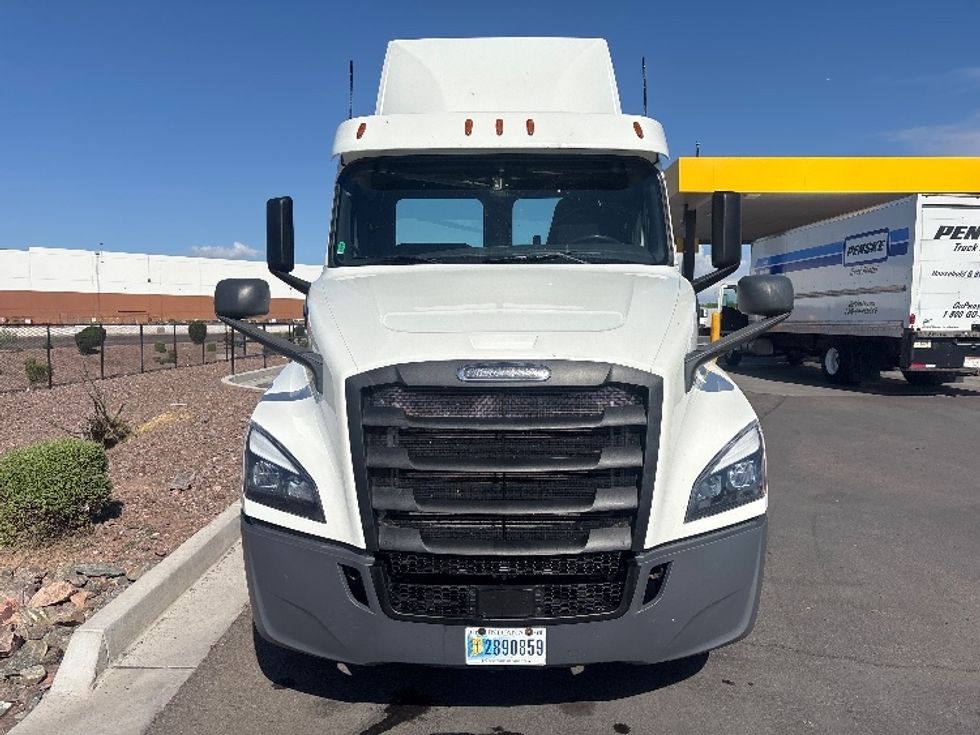 Day Cab Tractor-Heavy Duty Tractors-Freightliner-2020-T12664ST-Phoenix-AZ-617,384\n\t\tmiles-$ 33,750 - Image 2