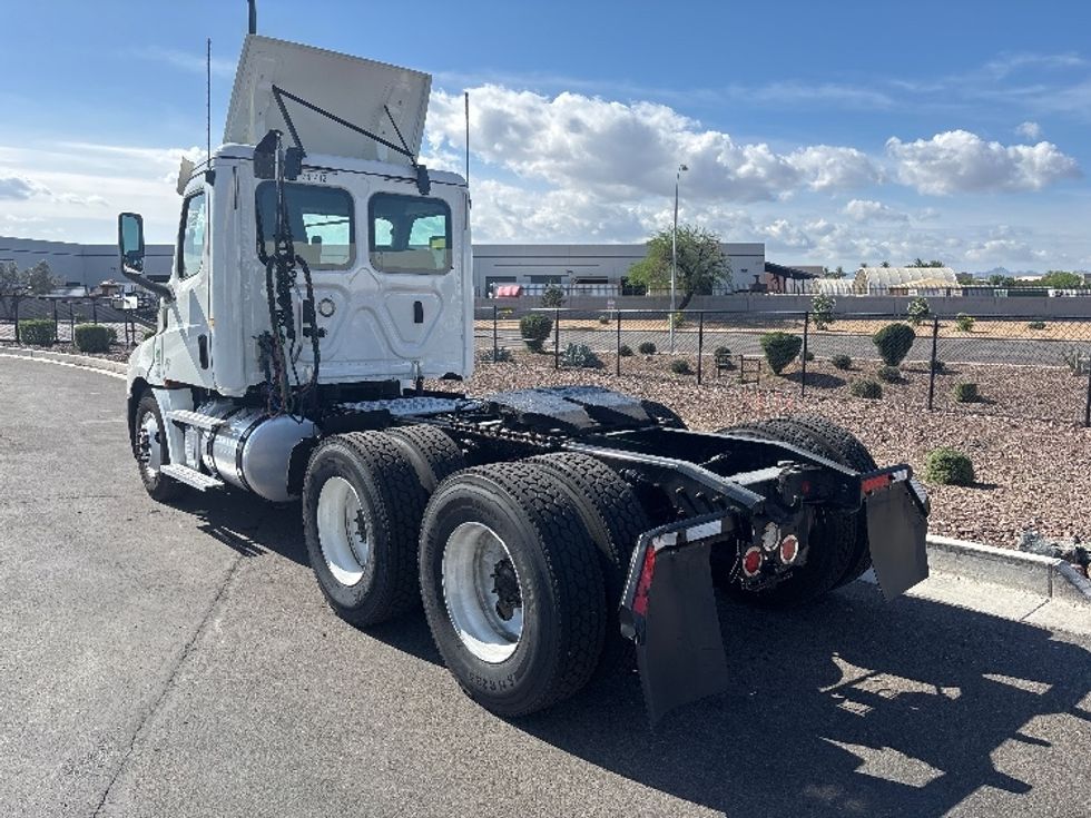 Day Cab Tractor-Heavy Duty Tractors-Freightliner-2020-T12664ST-Phoenix-AZ-617,384\n\t\tmiles-$ 33,750 - Image 5