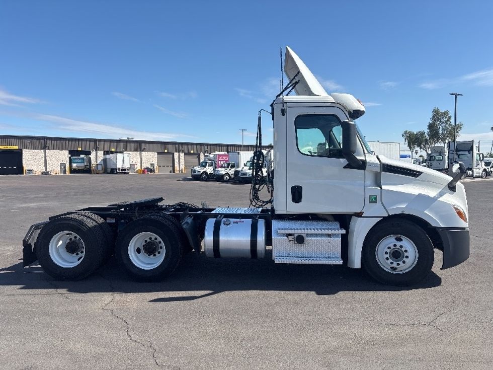 Day Cab Tractor-Heavy Duty Tractors-Freightliner-2020-T12664ST-Phoenix-AZ-617,384\n\t\tmiles-$ 33,750 - Image 8