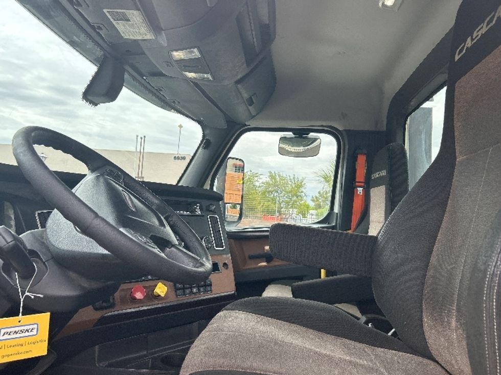 Day Cab Tractor-Heavy Duty Tractors-Freightliner-2020-T12664ST-Phoenix-AZ-690,917\n\t\tmiles-$ 27,750 - Image 10