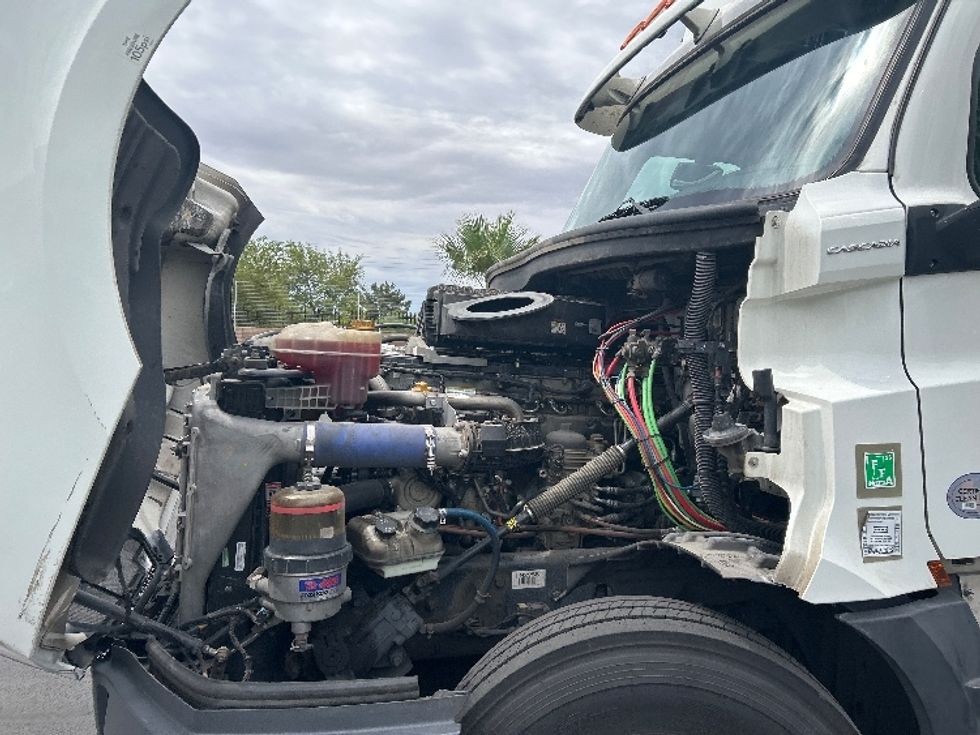 Day Cab Tractor-Heavy Duty Tractors-Freightliner-2020-T12664ST-Phoenix-AZ-690,917\n\t\tmiles-$ 27,750 - Image 16