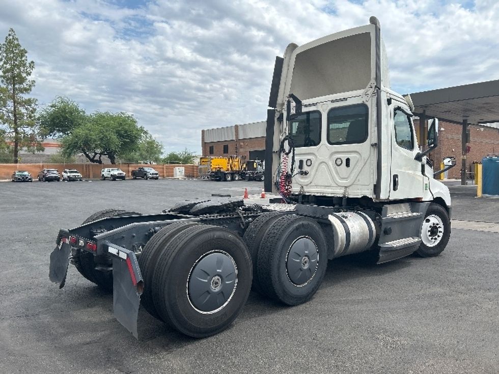 Day Cab Tractor-Heavy Duty Tractors-Freightliner-2020-T12664ST-Phoenix-AZ-690,917\n\t\tmiles-$ 27,750 - Image 7