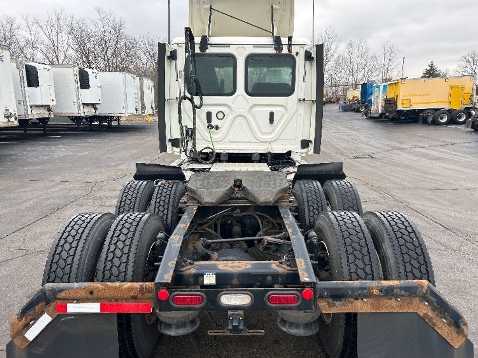 Day Cab Tractor-Heavy Duty Tractors-Freightliner-2020-T12664ST-Piqua-OH-261,908\n\t\tmiles-$ 57,000 - Image 6