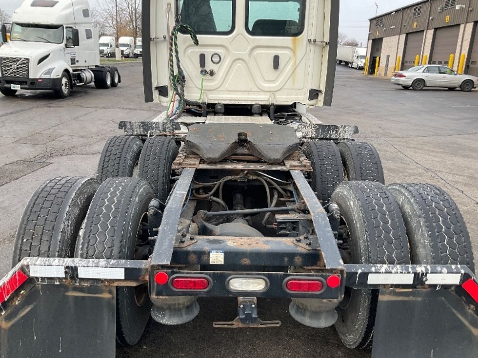 Day Cab Tractor-Heavy Duty Tractors-Freightliner-2020-T12664ST-Piqua-OH-278,774\n\t\tmiles-$ 56,750 - Image 6