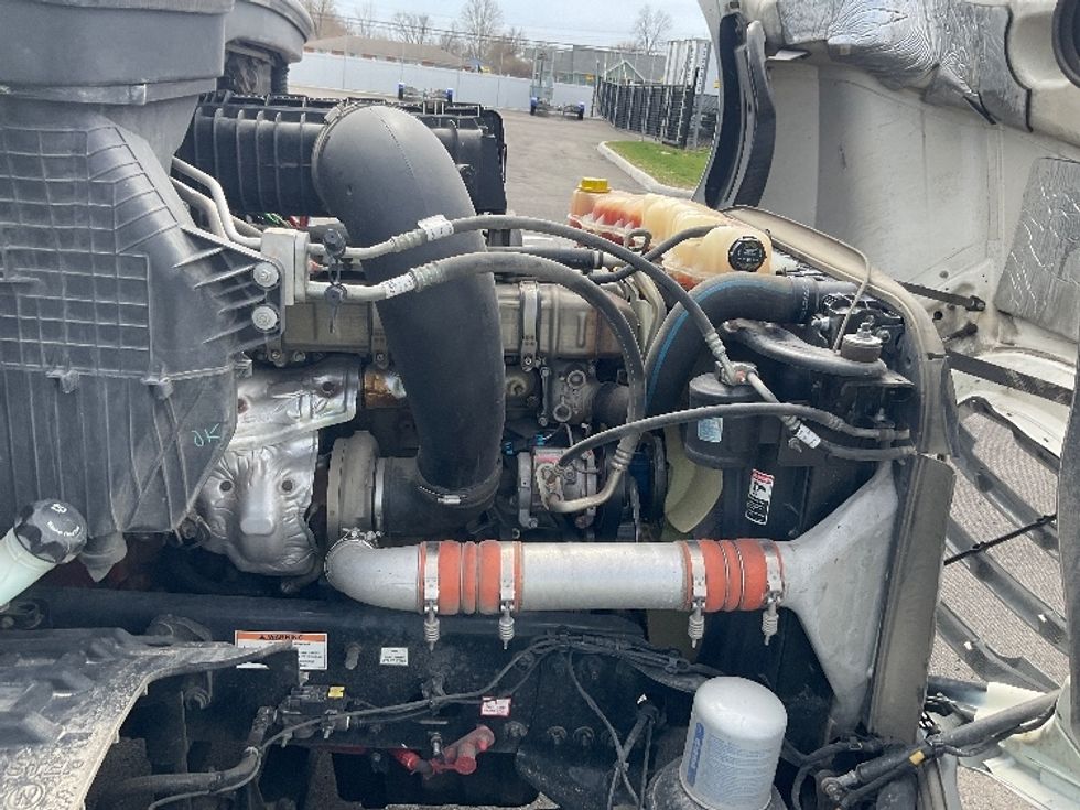 Day Cab Tractor-Heavy Duty Tractors-Freightliner-2020-T12664ST-Piqua-OH-325,110\n\t\tmiles-$ 57,750 - Image 15