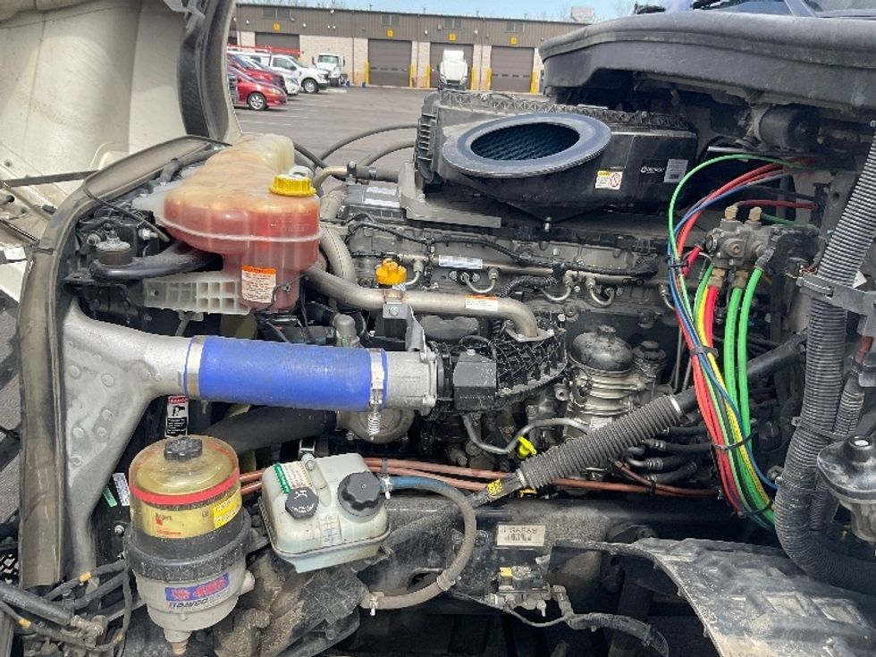 Day Cab Tractor-Heavy Duty Tractors-Freightliner-2020-T12664ST-Piqua-OH-325,110\n\t\tmiles-$ 57,750 - Image 16