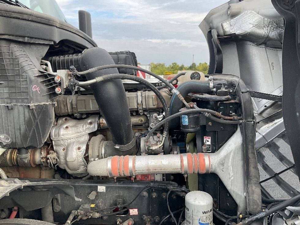 Day Cab Tractor-Heavy Duty Tractors-Freightliner-2020-T12664ST-Piqua-OH-353,775\n\t\tmiles-$ 52,750 - Image 15