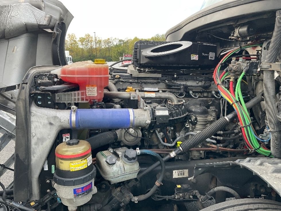 Day Cab Tractor-Heavy Duty Tractors-Freightliner-2020-T12664ST-Piqua-OH-353,775\n\t\tmiles-$ 52,750 - Image 16