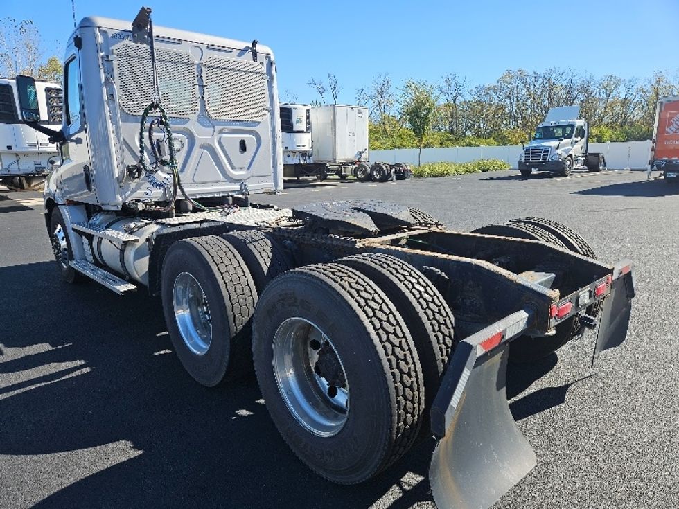Day Cab Tractor-Heavy Duty Tractors-Freightliner-2020-T12664ST-Piqua-OH-402,505\n\t\tmiles-$ 50,250 - Image 5