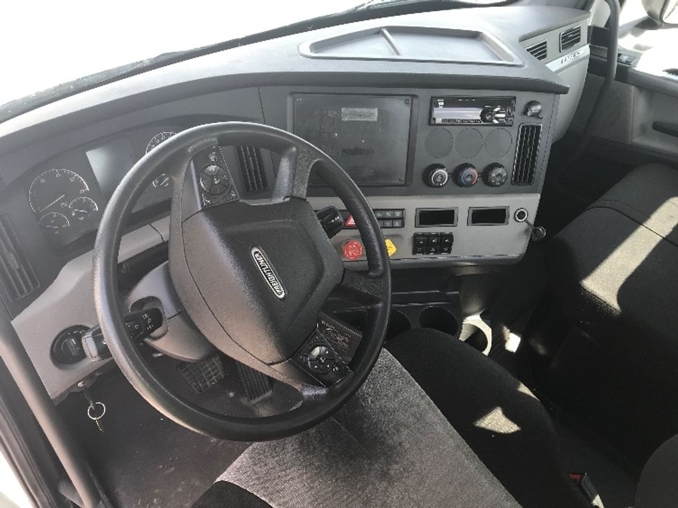 Day Cab Tractor-Heavy Duty Tractors-Freightliner-2020-T12664ST-Piqua-OH-409,103\n\t\tmiles-$ 52,250 - Image 11
