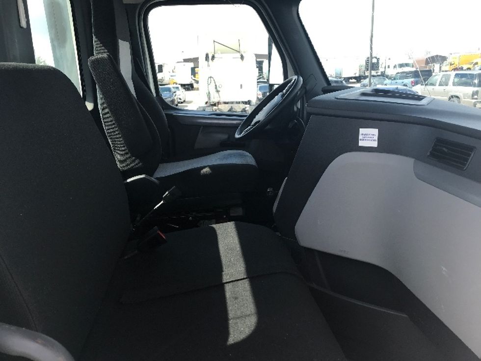 Day Cab Tractor-Heavy Duty Tractors-Freightliner-2020-T12664ST-Piqua-OH-409,103\n\t\tmiles-$ 52,250 - Image 14