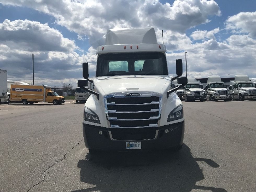 Day Cab Tractor-Heavy Duty Tractors-Freightliner-2020-T12664ST-Piqua-OH-409,103\n\t\tmiles-$ 52,250 - Image 2