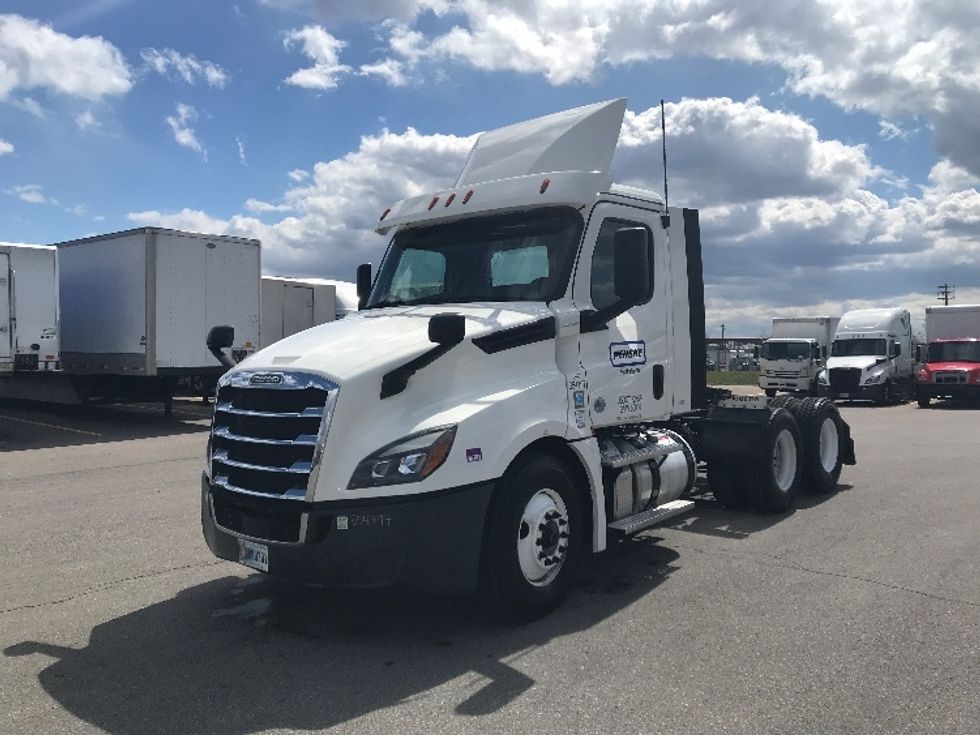 Day Cab Tractor-Heavy Duty Tractors-Freightliner-2020-T12664ST-Piqua-OH-409,103\n\t\tmiles-$ 52,250 - Image 3