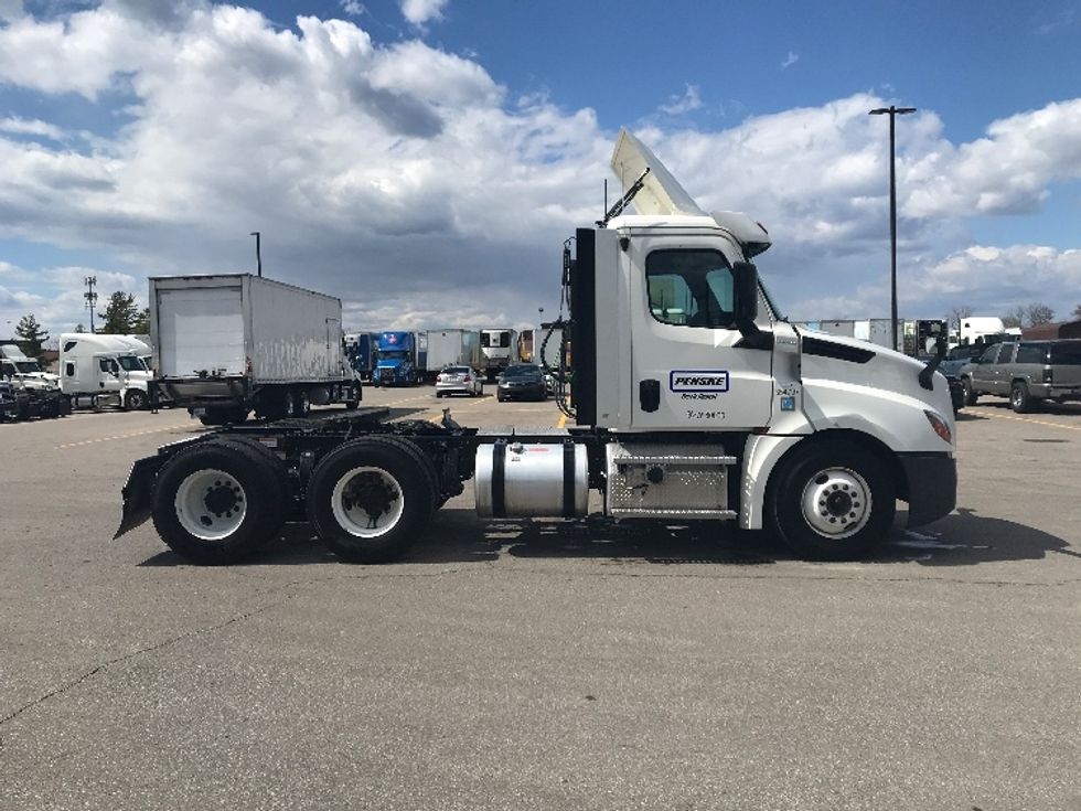 Day Cab Tractor-Heavy Duty Tractors-Freightliner-2020-T12664ST-Piqua-OH-409,103\n\t\tmiles-$ 52,250 - Image 8