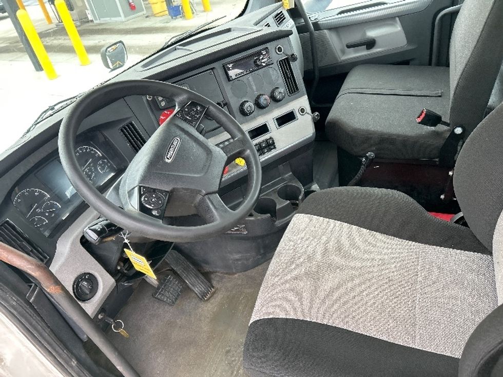 Day Cab Tractor-Heavy Duty Tractors-Freightliner-2020-T12664ST-Piqua-OH-435,976\n\t\tmiles-$ 47,750 - Image 10