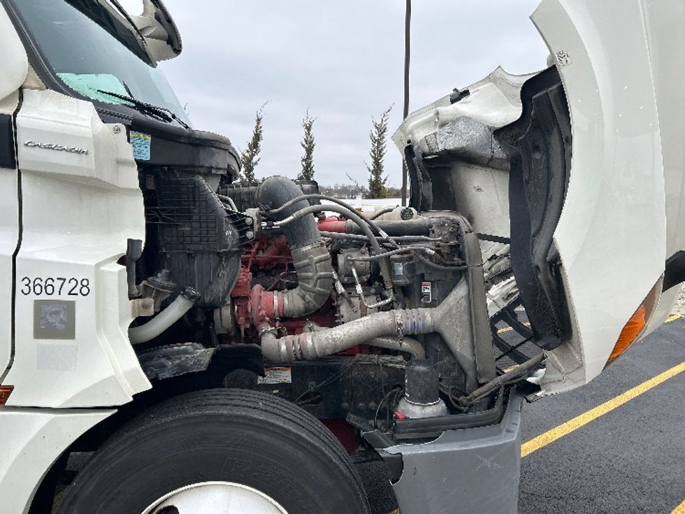 Day Cab Tractor-Heavy Duty Tractors-Freightliner-2020-T12664ST-Piqua-OH-435,976\n\t\tmiles-$ 47,750 - Image 15