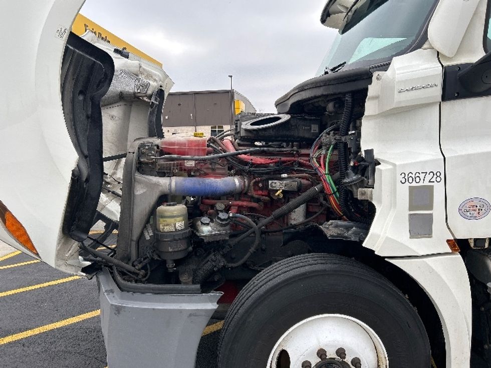 Day Cab Tractor-Heavy Duty Tractors-Freightliner-2020-T12664ST-Piqua-OH-435,976\n\t\tmiles-$ 47,750 - Image 16