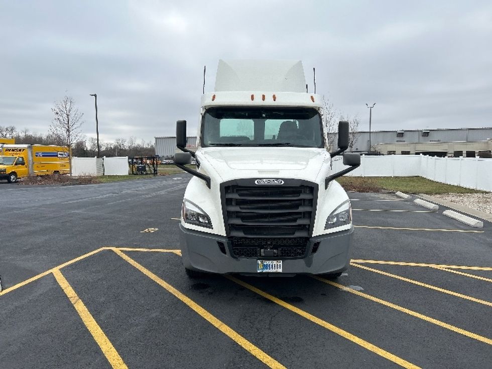 Day Cab Tractor-Heavy Duty Tractors-Freightliner-2020-T12664ST-Piqua-OH-435,976\n\t\tmiles-$ 47,750 - Image 2