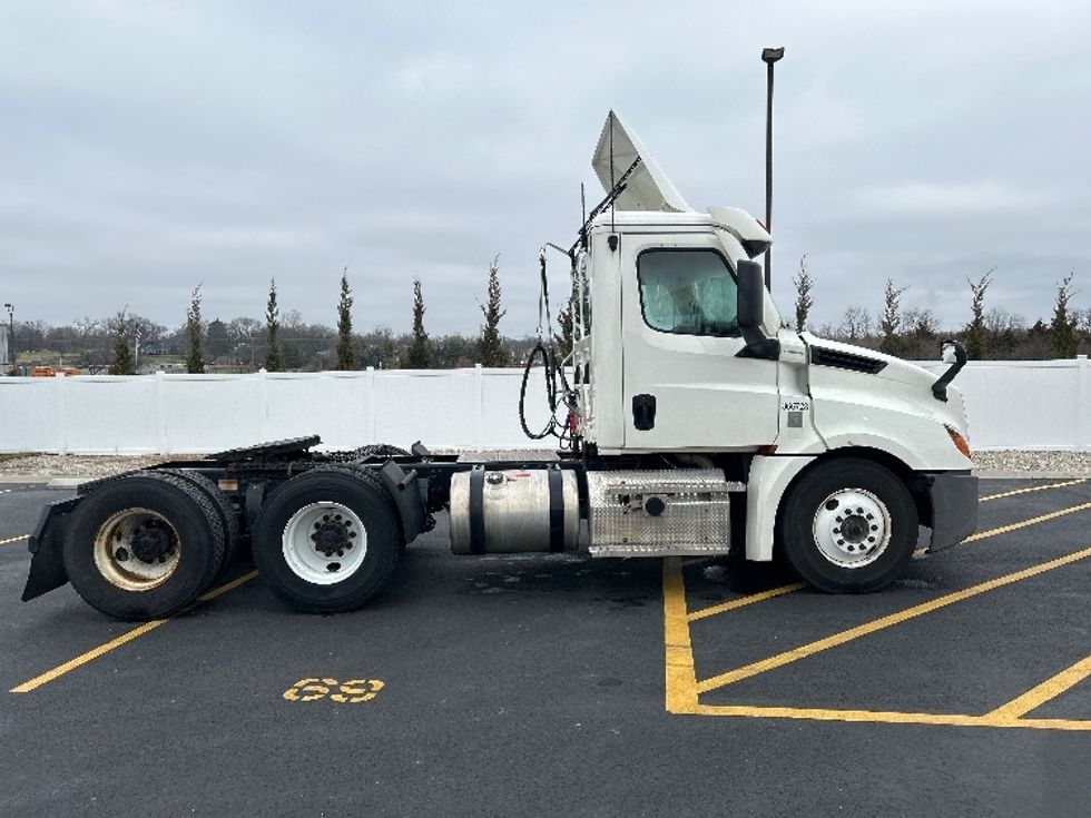Day Cab Tractor-Heavy Duty Tractors-Freightliner-2020-T12664ST-Piqua-OH-435,976\n\t\tmiles-$ 47,750 - Image 8
