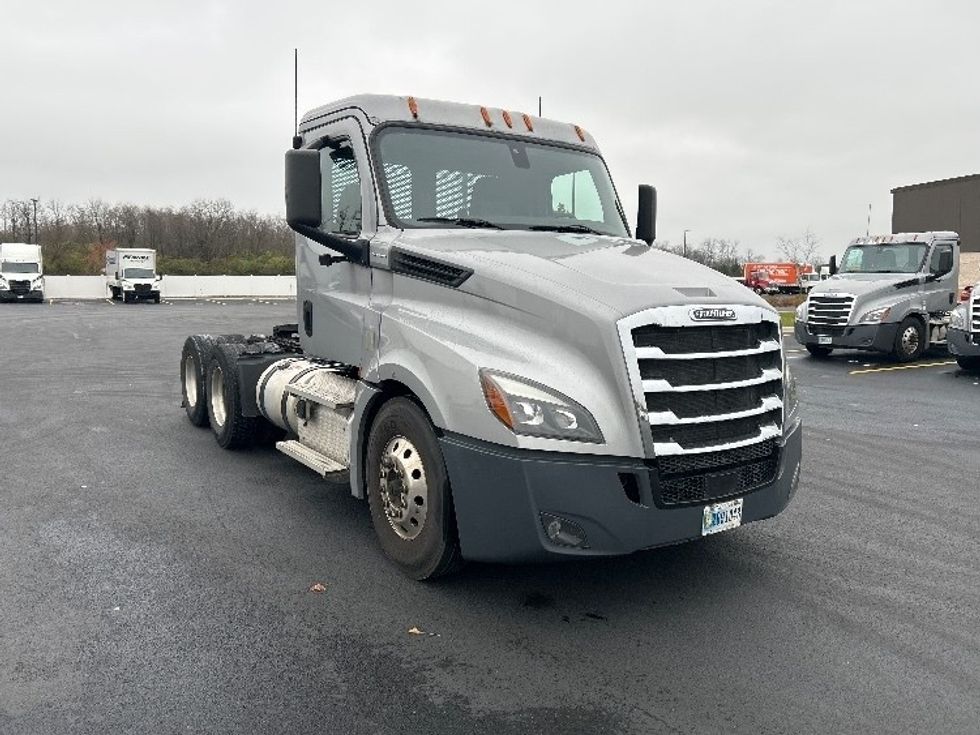 Day Cab Tractor-Heavy Duty Tractors-Freightliner-2020-T12664ST-Piqua-OH-440,511\n\t\tmiles-$ 47,500 - Image 1