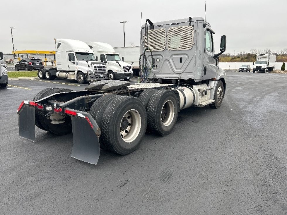 Day Cab Tractor-Heavy Duty Tractors-Freightliner-2020-T12664ST-Piqua-OH-440,511\n\t\tmiles-$ 47,500 - Image 7