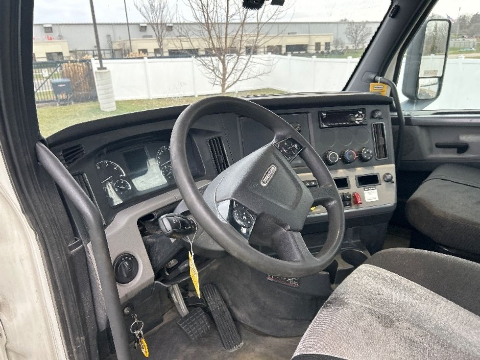 Day Cab Tractor-Heavy Duty Tractors-Freightliner-2020-T12664ST-Piqua-OH-458,293\n\t\tmiles-$ 46,000 - Image 10