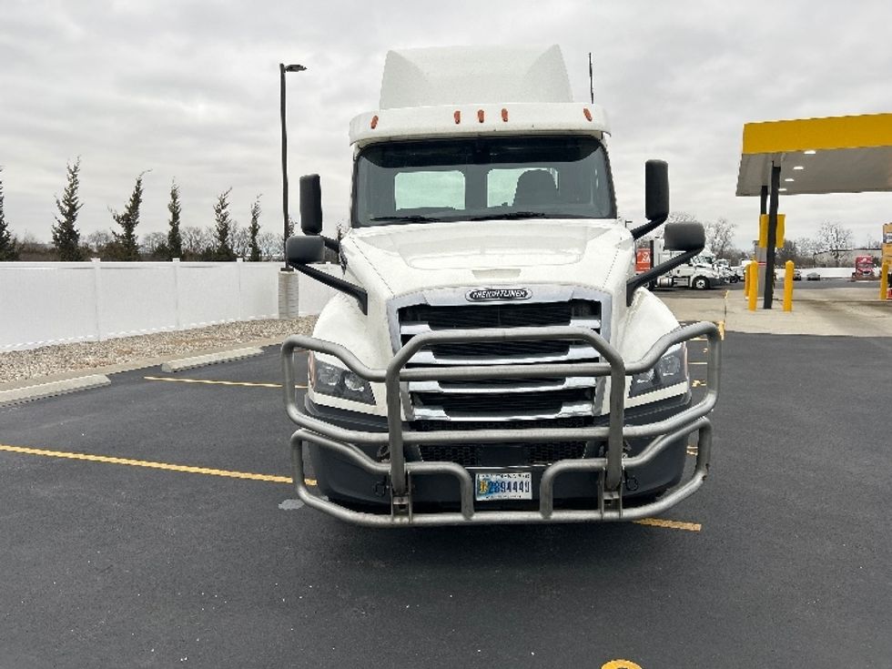 Day Cab Tractor-Heavy Duty Tractors-Freightliner-2020-T12664ST-Piqua-OH-458,293\n\t\tmiles-$ 46,000 - Image 2