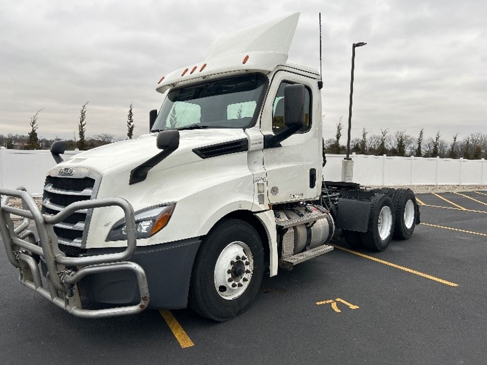 Day Cab Tractor-Heavy Duty Tractors-Freightliner-2020-T12664ST-Piqua-OH-458,293\n\t\tmiles-$ 46,000 - Image 3
