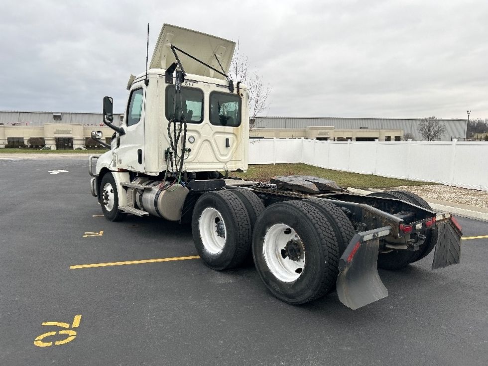 Day Cab Tractor-Heavy Duty Tractors-Freightliner-2020-T12664ST-Piqua-OH-458,293\n\t\tmiles-$ 46,000 - Image 5