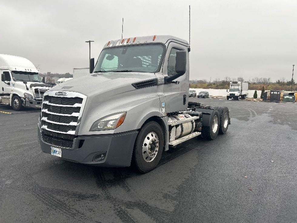 Day Cab Tractor-Heavy Duty Tractors-Freightliner-2020-T12664ST-Piqua-OH-477,381\n\t\tmiles-$ 43,000 - Image 3