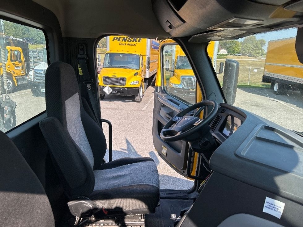 Day Cab Tractor-Heavy Duty Tractors-Freightliner-2020-T12664ST-Piqua-OH-478,462\n\t\tmiles-$ 39,500 - Image 14