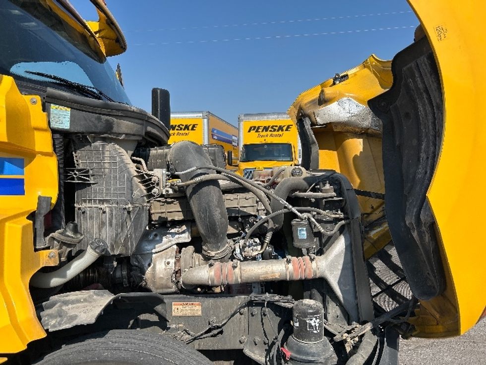 Day Cab Tractor-Heavy Duty Tractors-Freightliner-2020-T12664ST-Piqua-OH-478,462\n\t\tmiles-$ 39,500 - Image 15