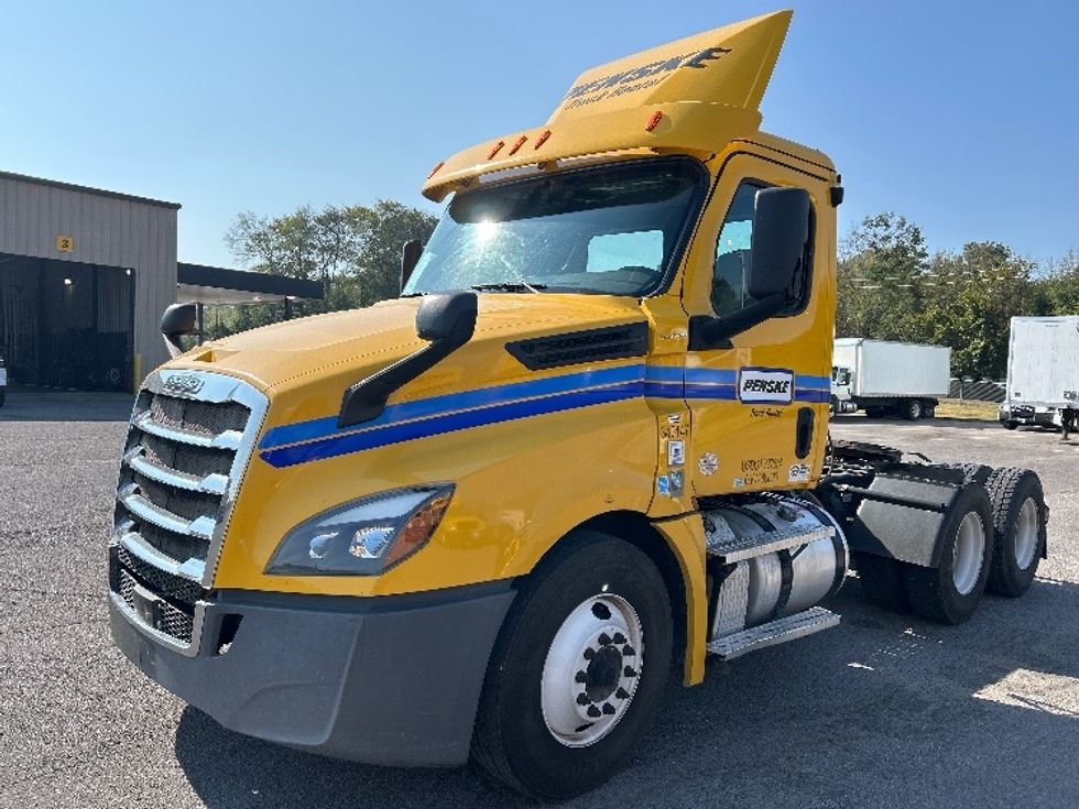 Day Cab Tractor-Heavy Duty Tractors-Freightliner-2020-T12664ST-Piqua-OH-478,462\n\t\tmiles-$ 39,500 - Image 3