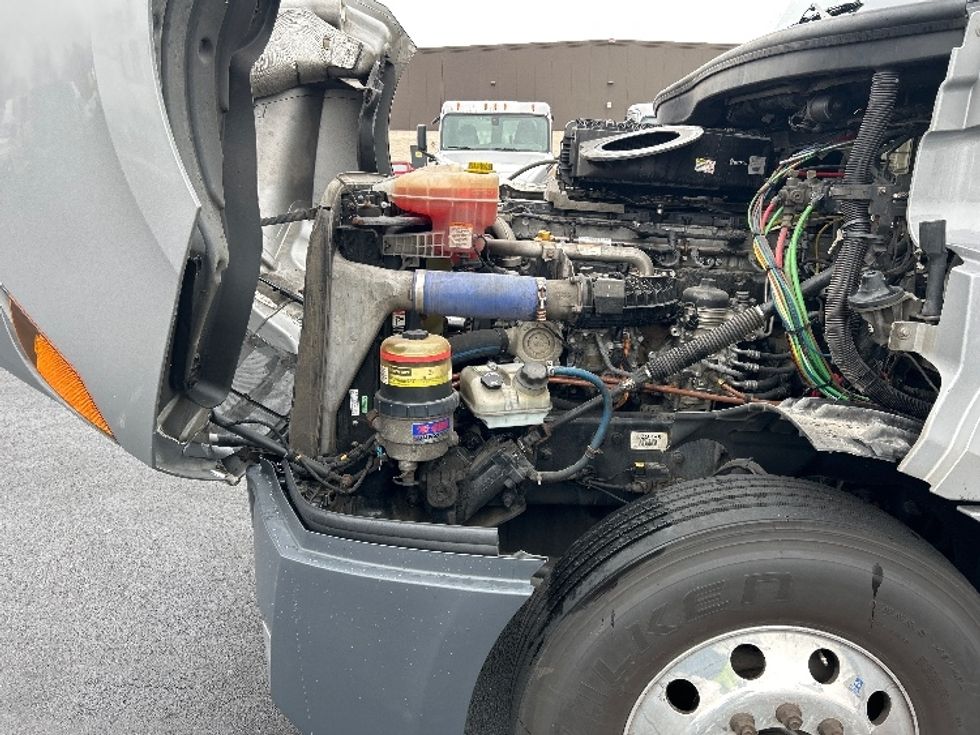 Day Cab Tractor-Heavy Duty Tractors-Freightliner-2020-T12664ST-Piqua-OH-487,632\n\t\tmiles-$ 43,500 - Image 16