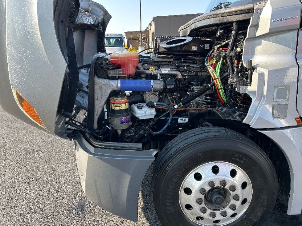 Day Cab Tractor-Heavy Duty Tractors-Freightliner-2020-T12664ST-Piqua-OH-500,185\n\t\tmiles-$ 42,500 - Image 15