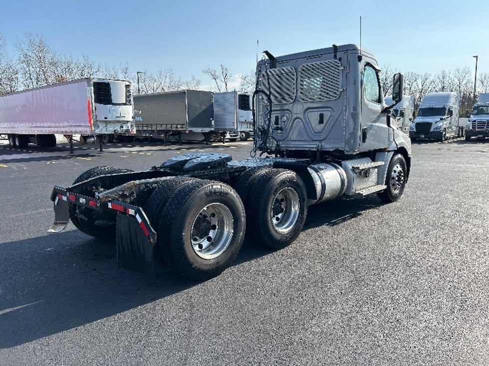 Day Cab Tractor-Heavy Duty Tractors-Freightliner-2020-T12664ST-Piqua-OH-500,185\n\t\tmiles-$ 42,500 - Image 6