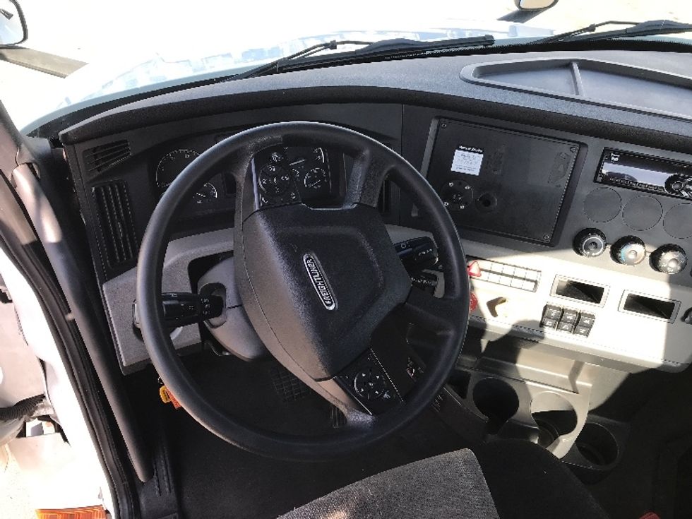 Day Cab Tractor-Heavy Duty Tractors-Freightliner-2020-T12664ST-Piqua-OH-504,244\n\t\tmiles-$ 56,250 - Image 11